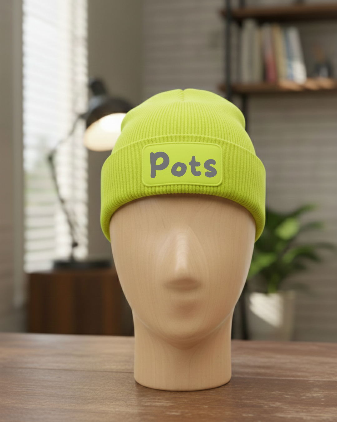 Muts met donkere print - Pots