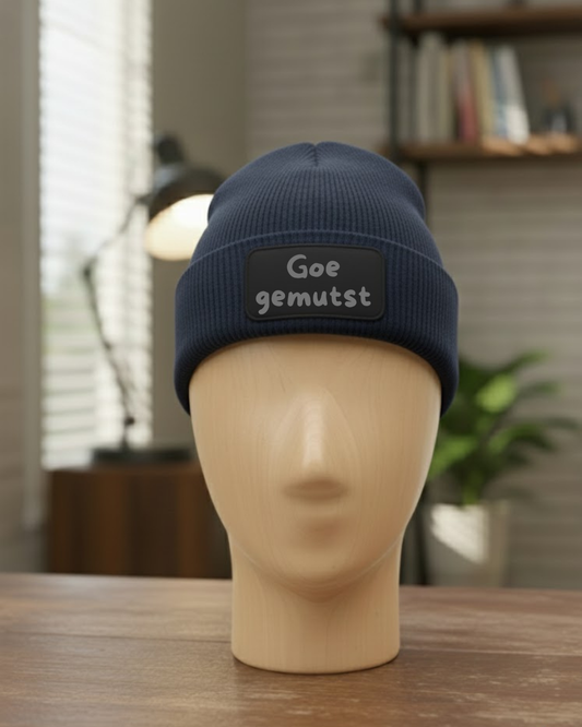 Muts met donkere print / Goed gemutst