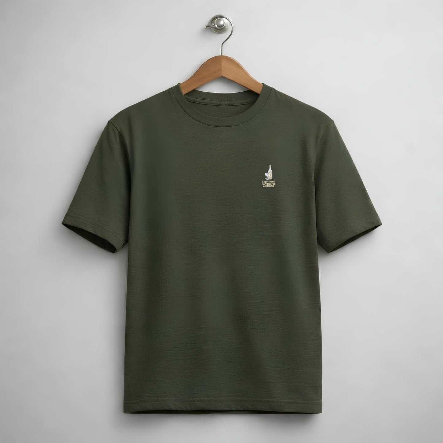 T-shirt heren - Everything happens for a Riesling